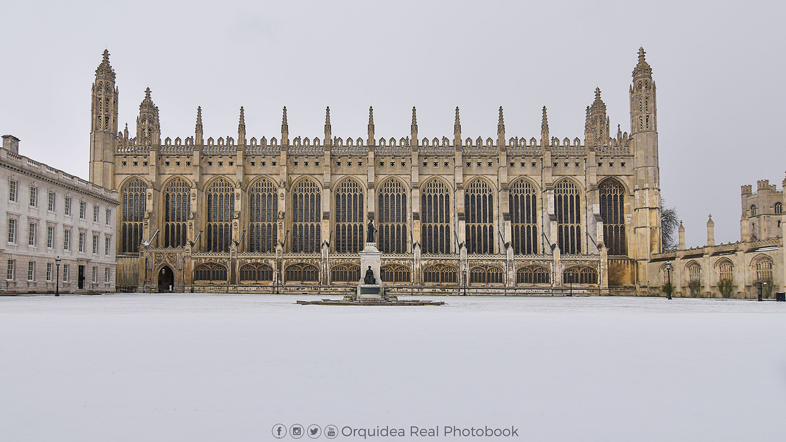 King's college chapel in the snow. 